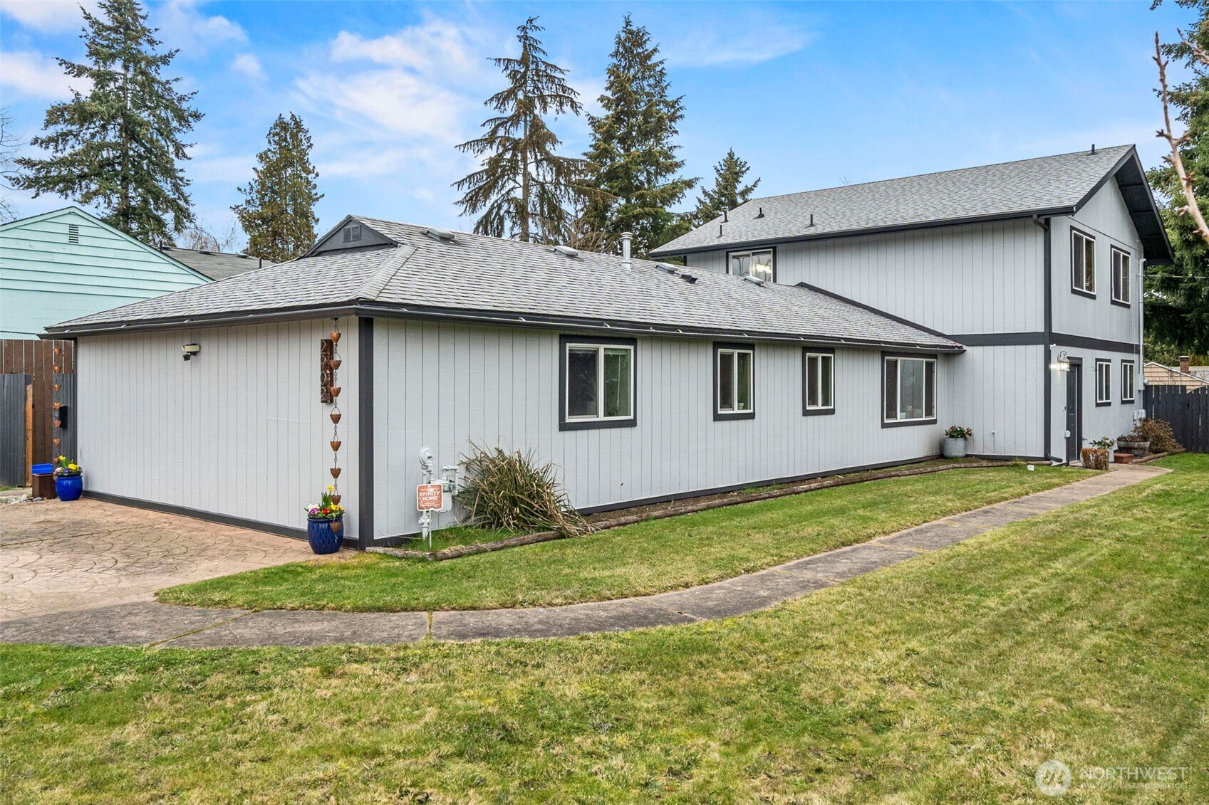 2902 N Orchard