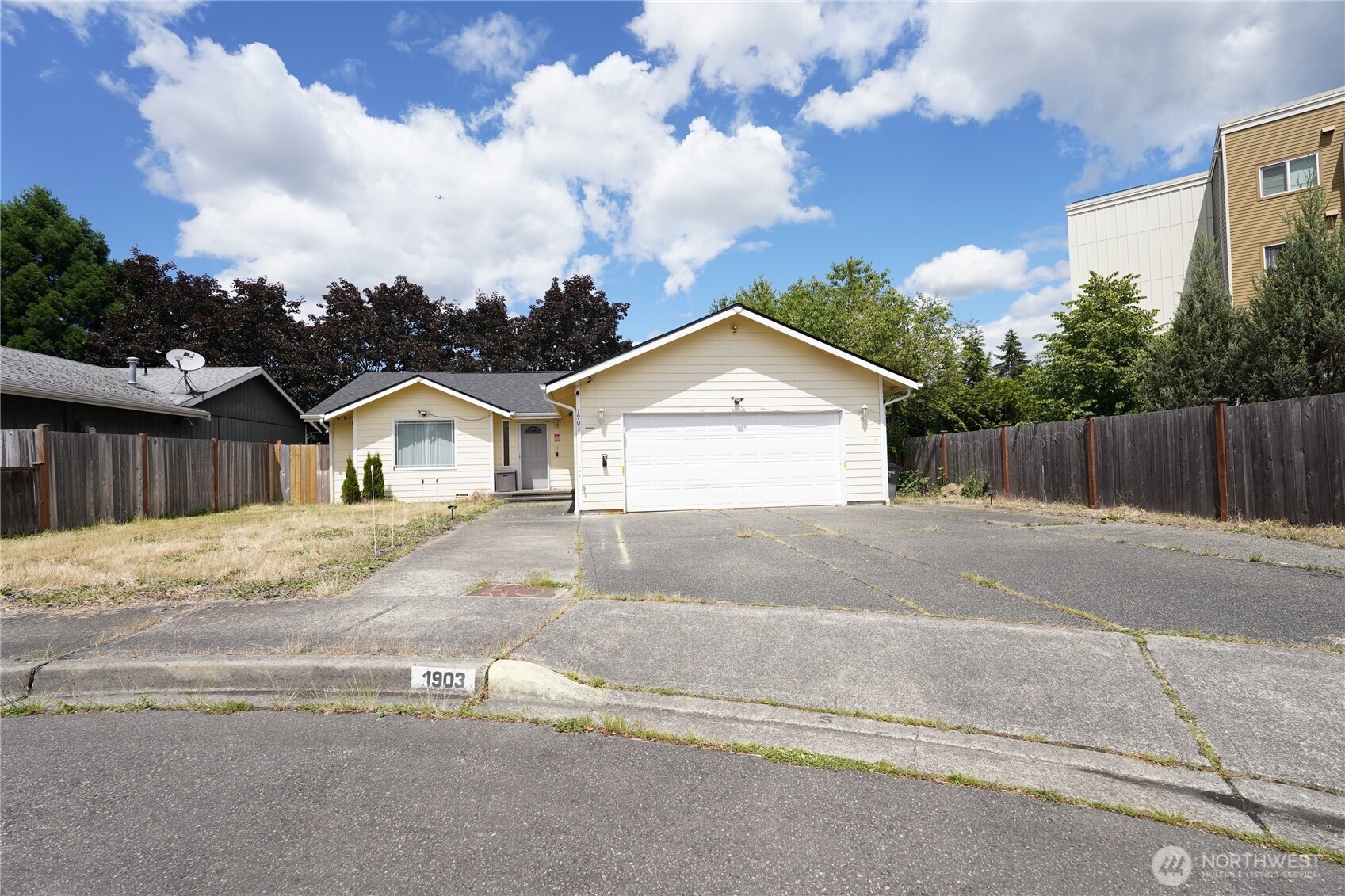 1903 O Court SE