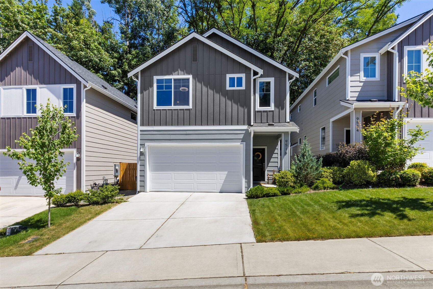 9516 Fairhaven Circle NE