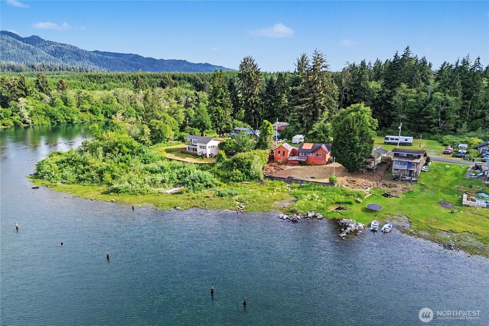 60 Lake Drive N