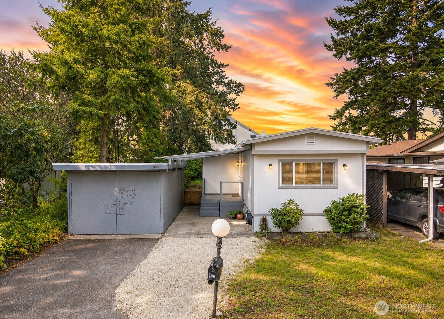 8516 32nd Court S #103