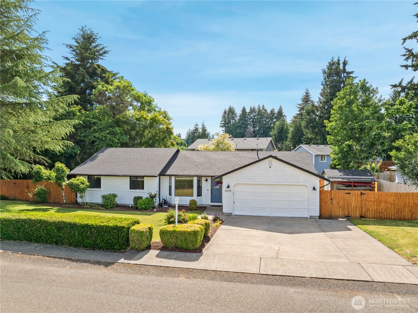 3835 Blue Finch Court SE
