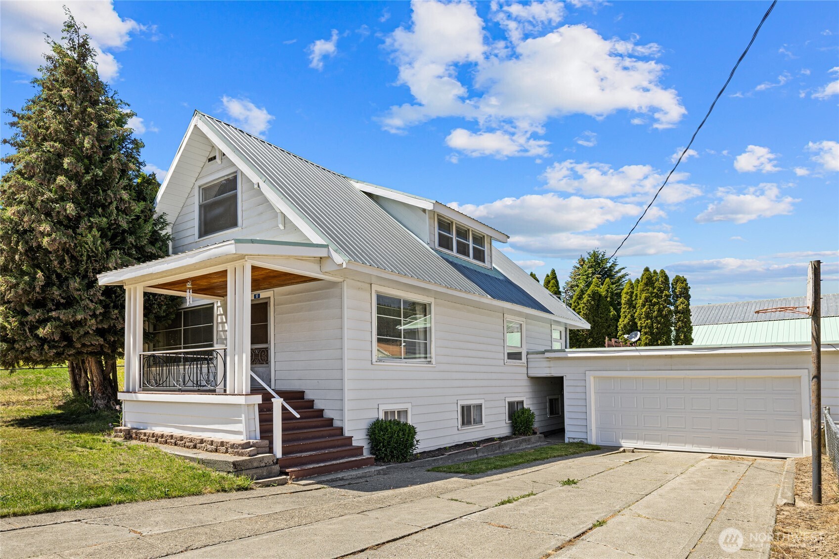 107 W Montana Avenue