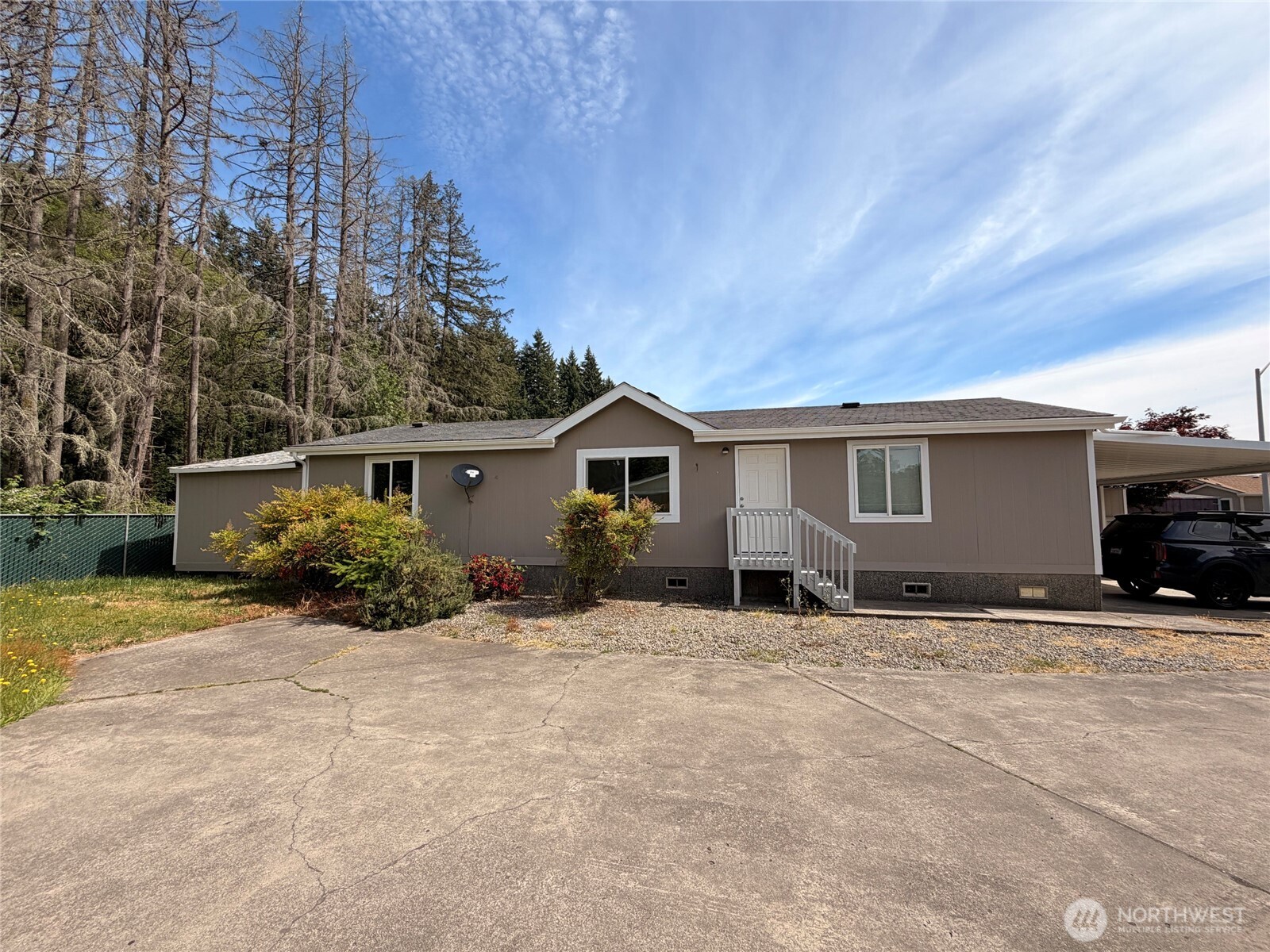 201 W Oakview Avenue #24