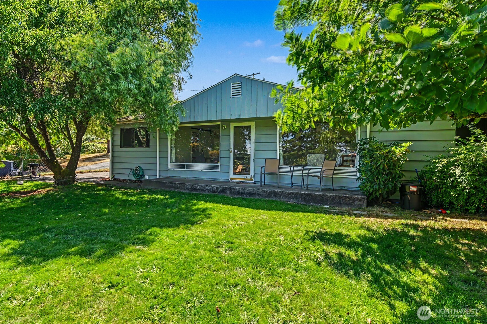5669 Kitsap Way