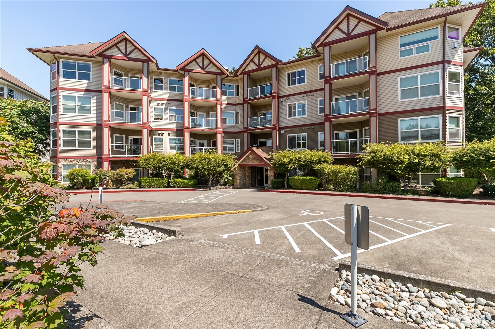 255 W Bakerview Road #401