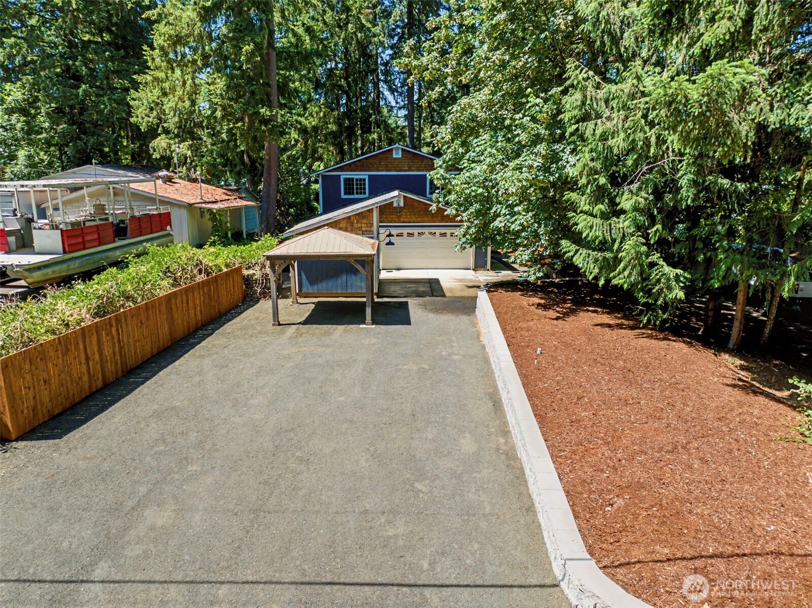 5633 Lake Saint Clair Drive SE