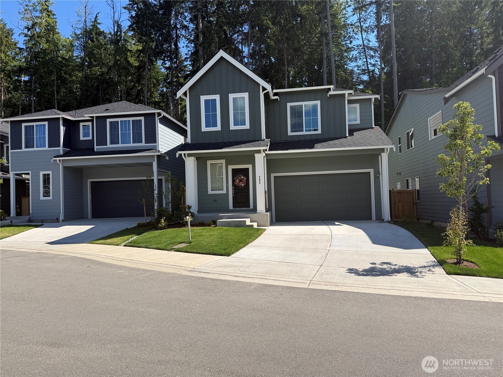 292 NE Shadowhawk Lane