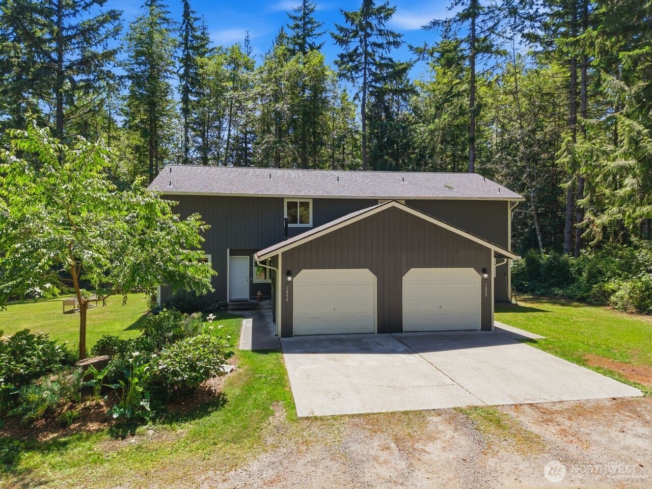 1353 - 1355 Saddle Club Road SE