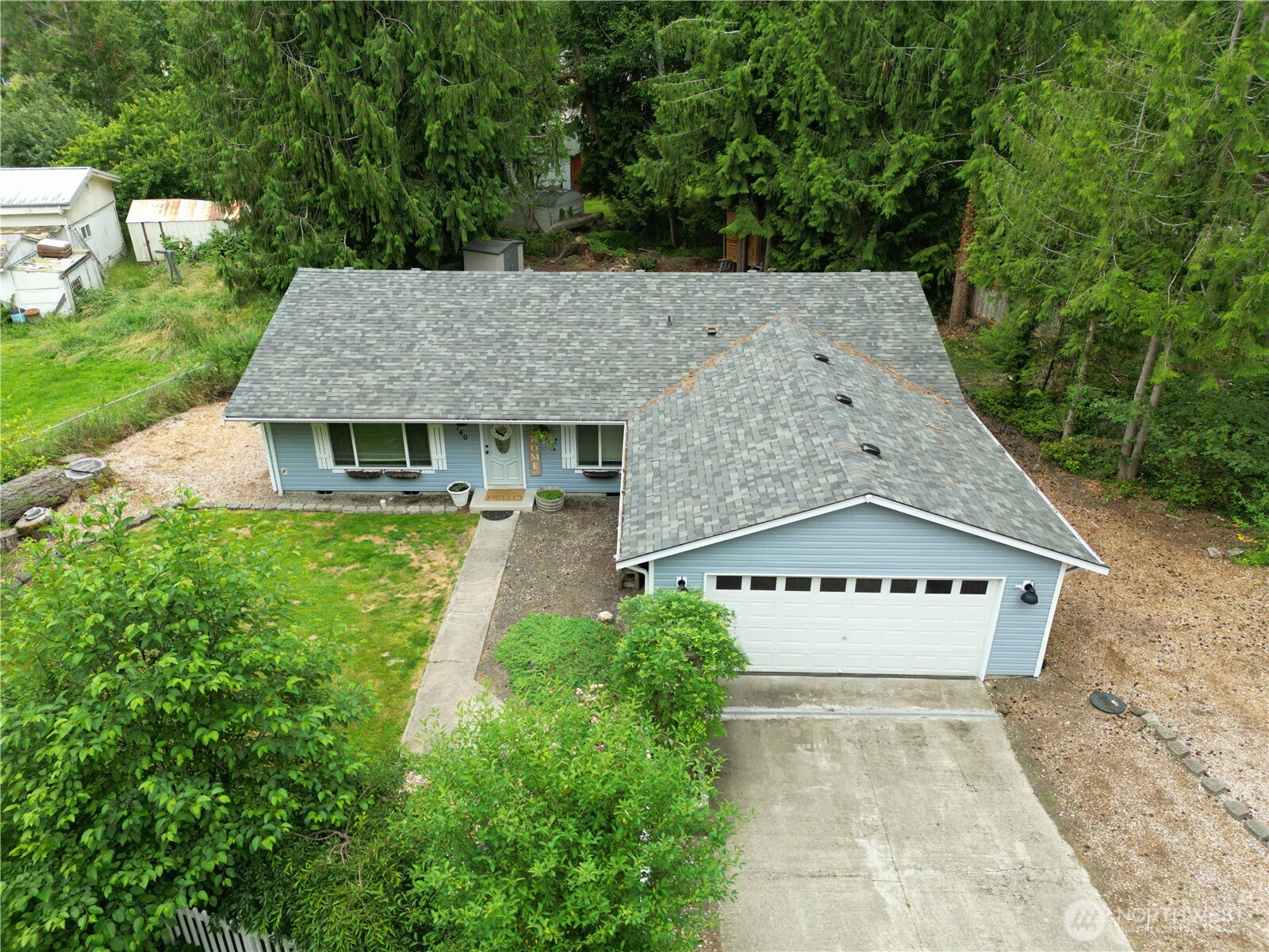 140 SE Foxglove Avenue