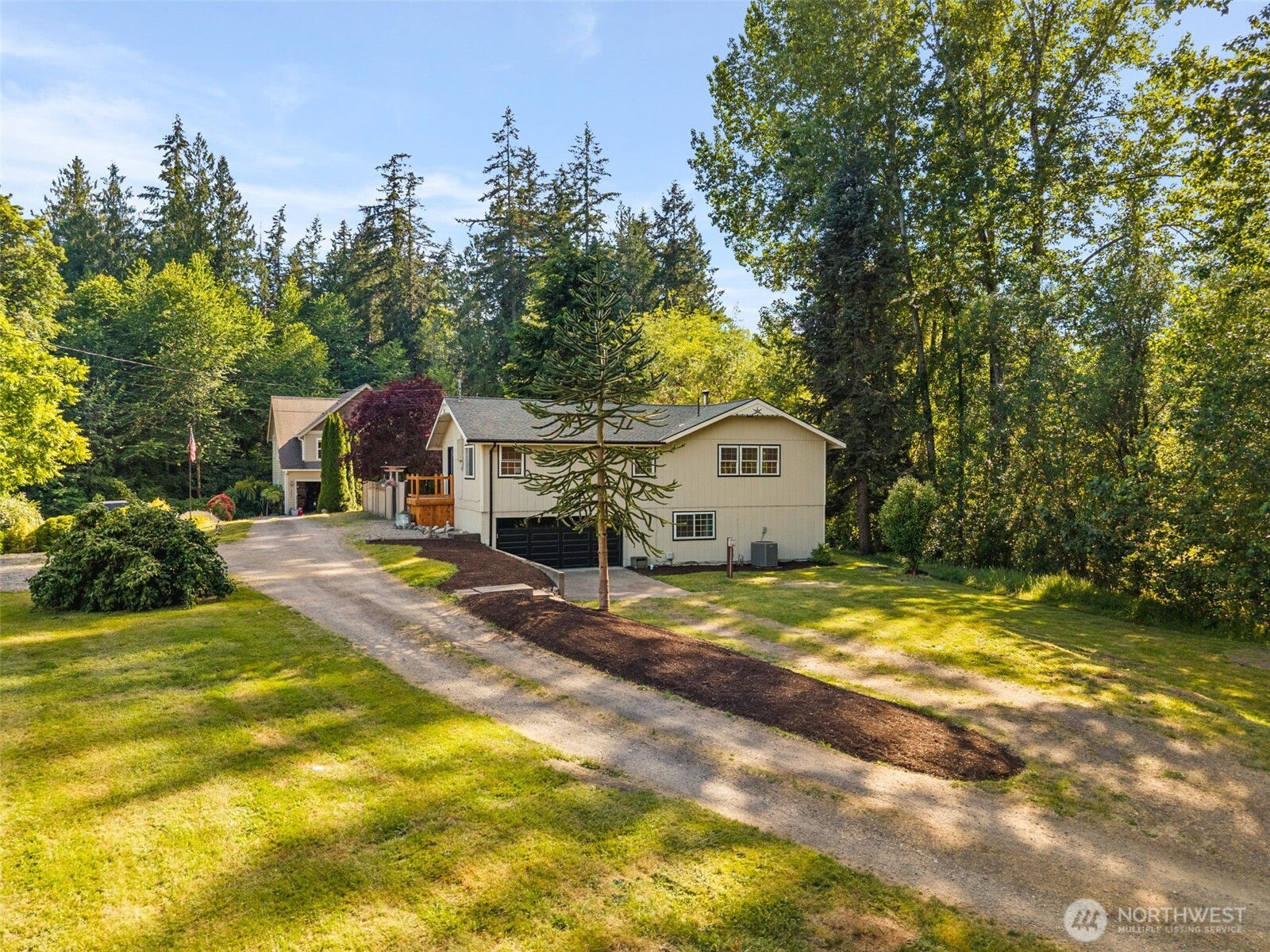 395 NW Blomster Way
