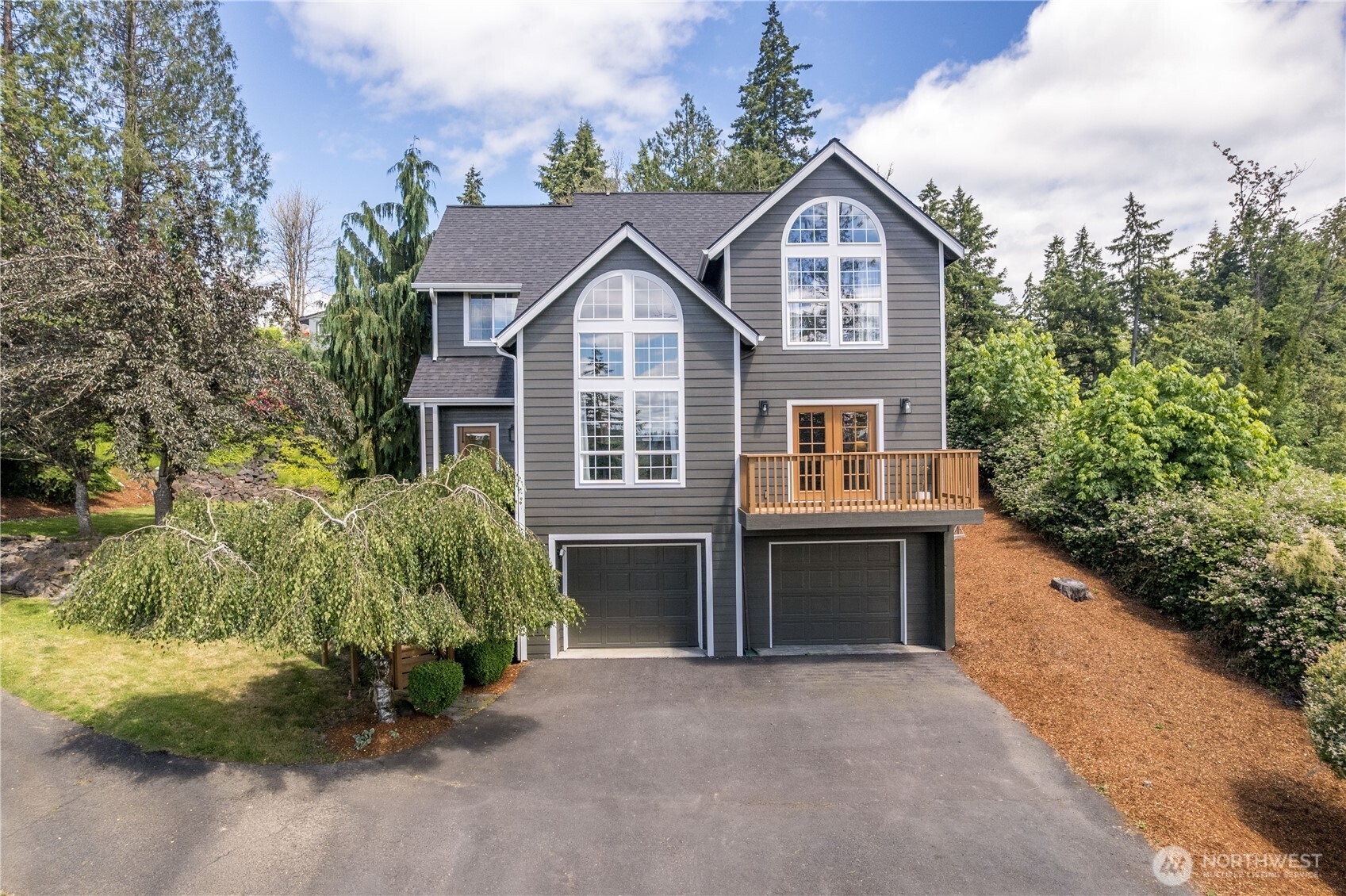 2420 Ivy Lane