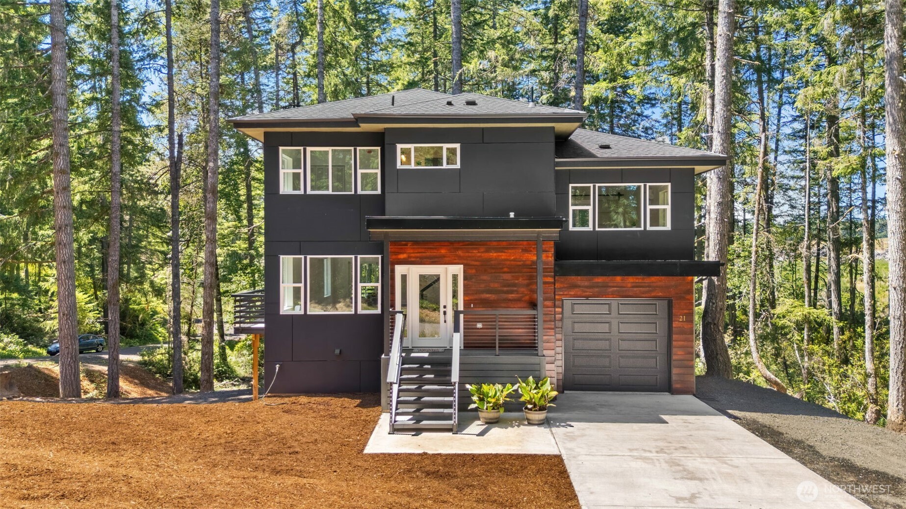 21 E Country Club Drive N