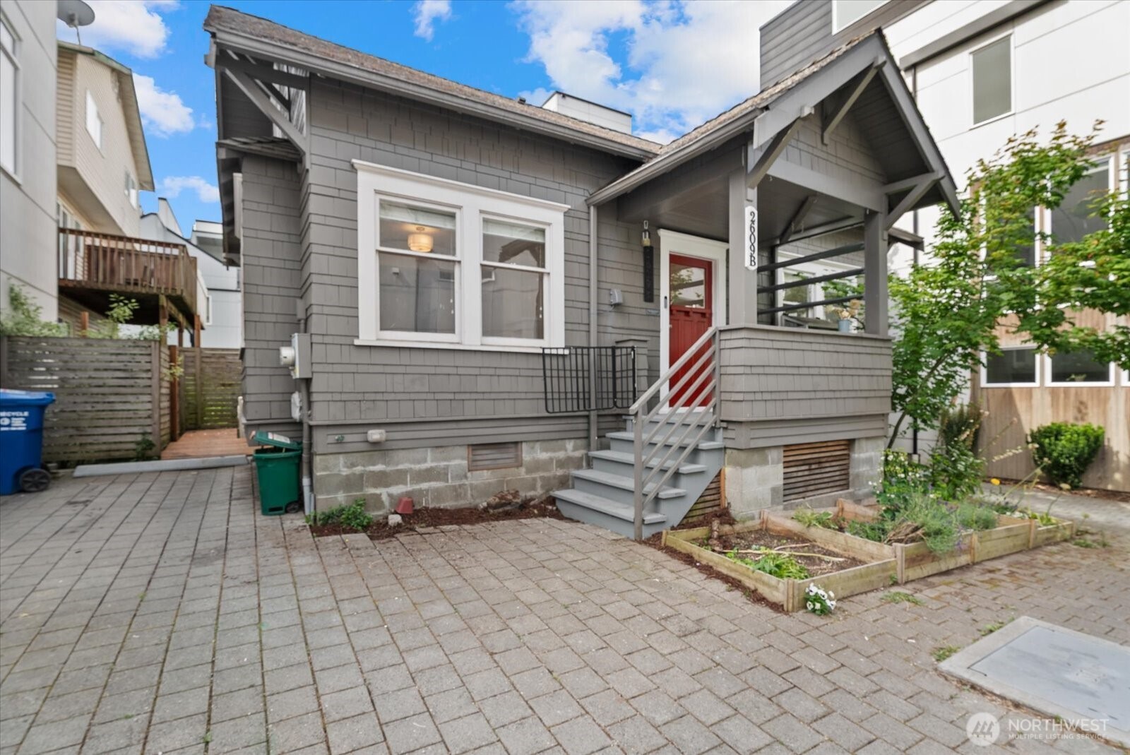 2609 B SW Adams Street