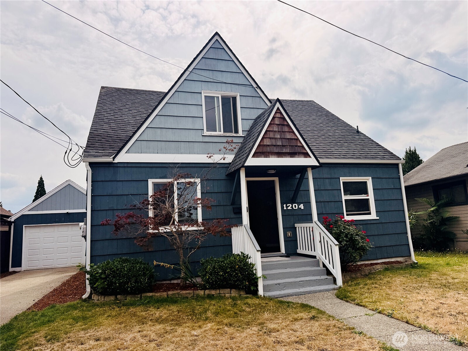1204 4th Avenue SE