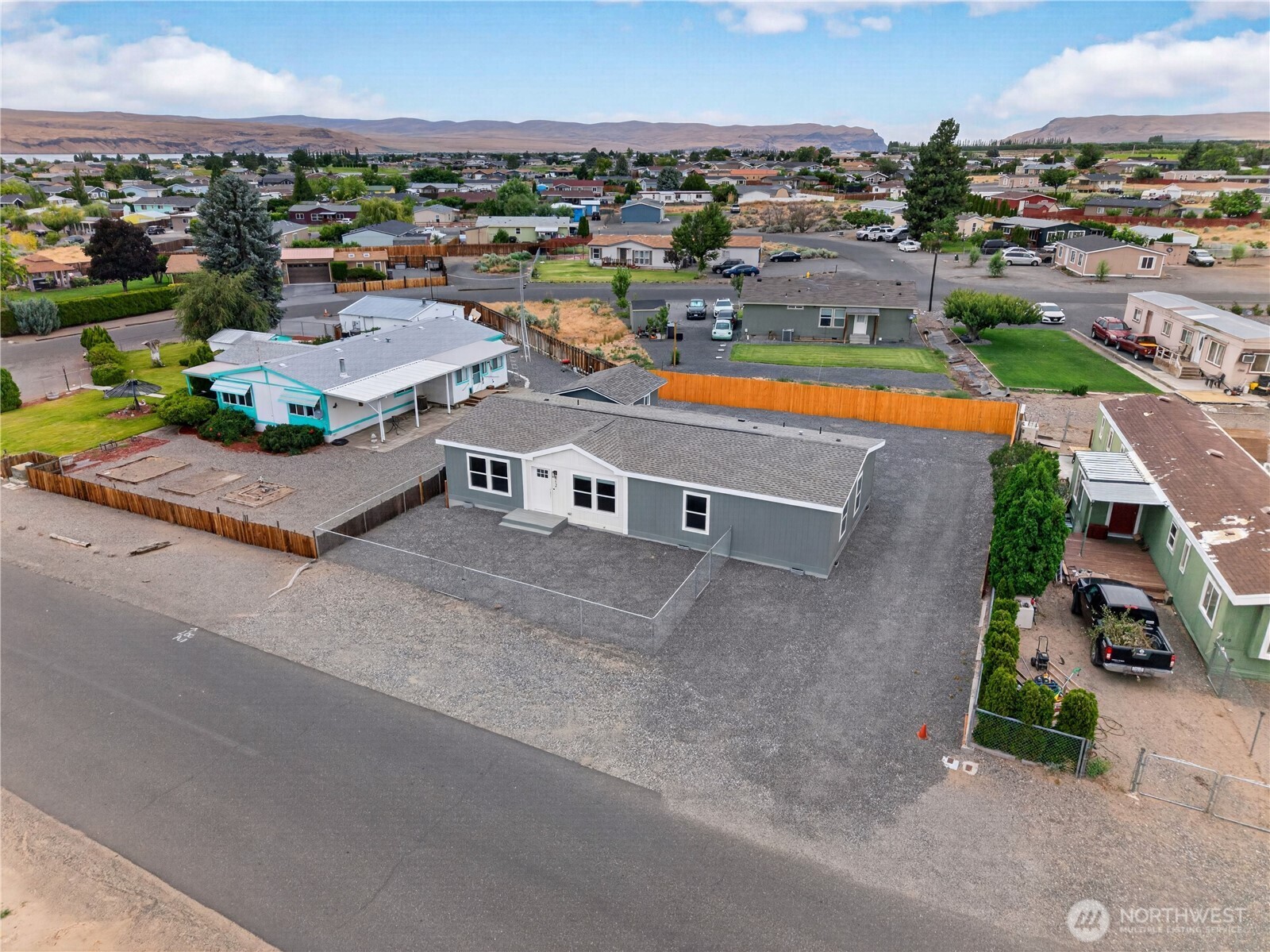 412 SW Thunderbird Way