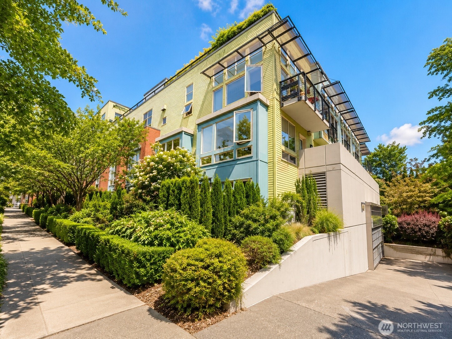 4422 Bagley Avenue N #204