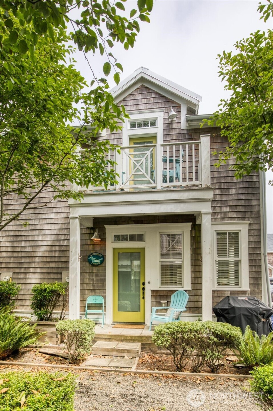 38 W Myrtle Lane