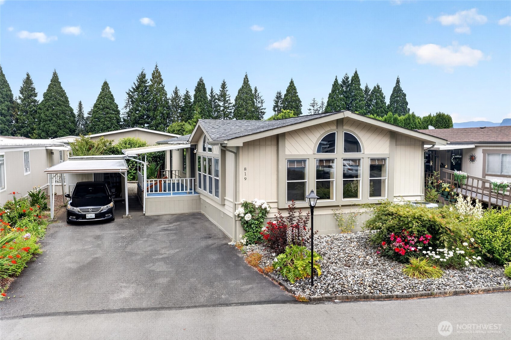 819 Mountain Villa Loop
