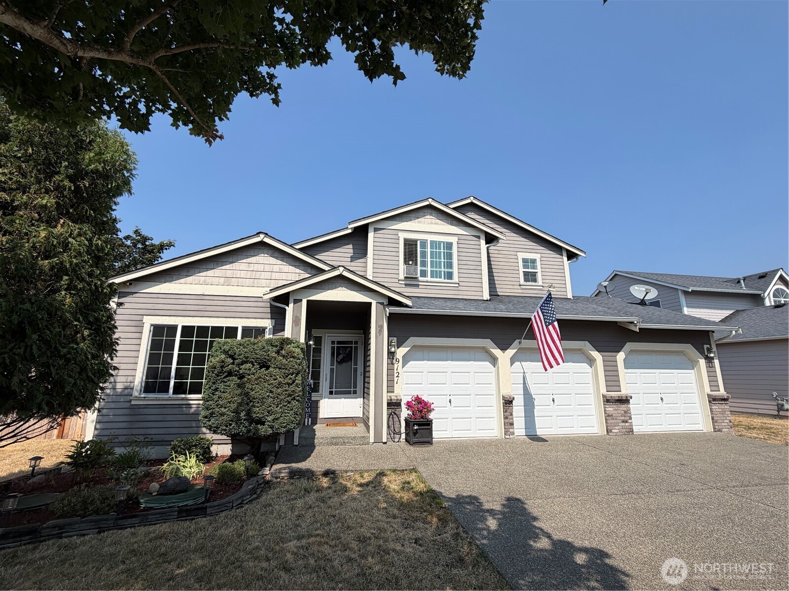 9121 Paradise View Street SE