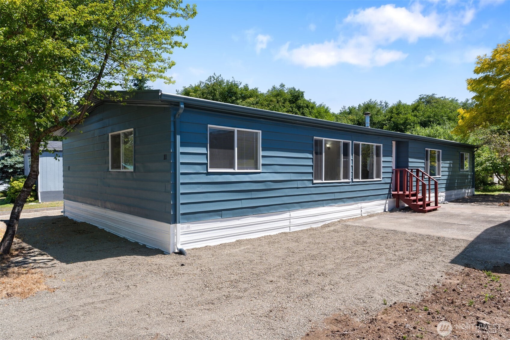 1900 Broadway Avenue #11