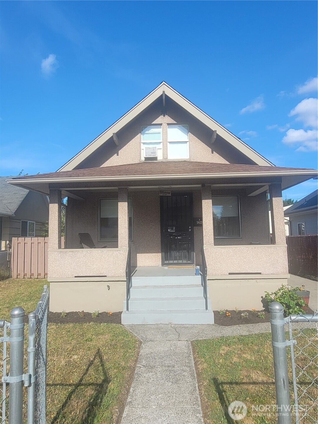 5823 S Lawrence
