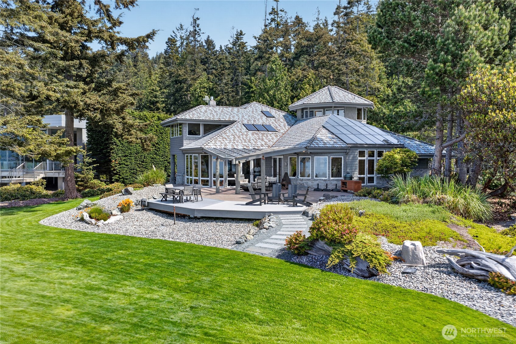 11752 Esther Lane