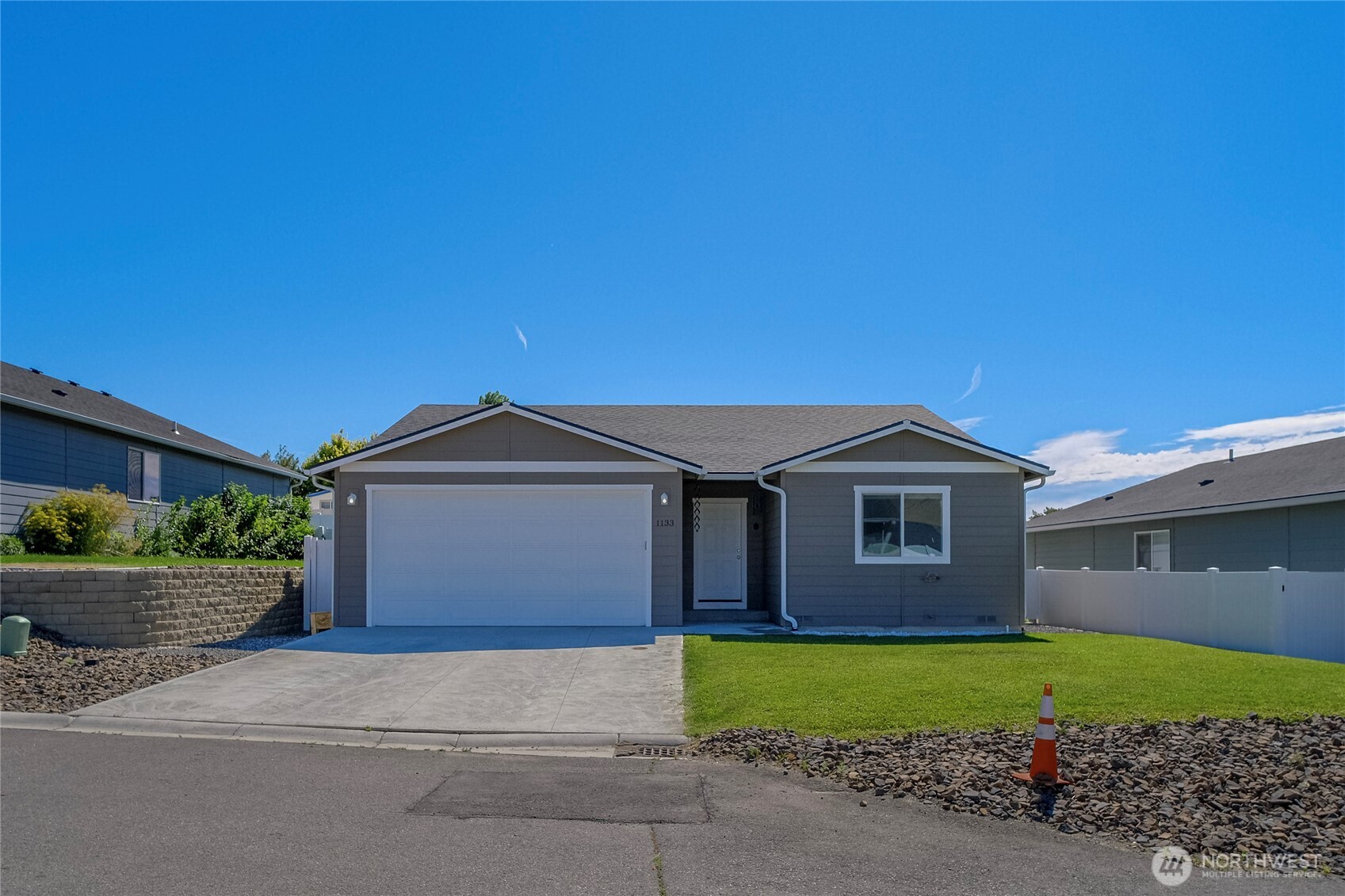 1133 S New Oak Lane