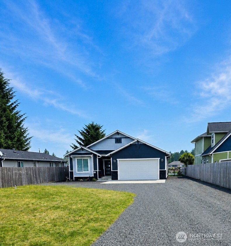574 Weatherwax Loop NE