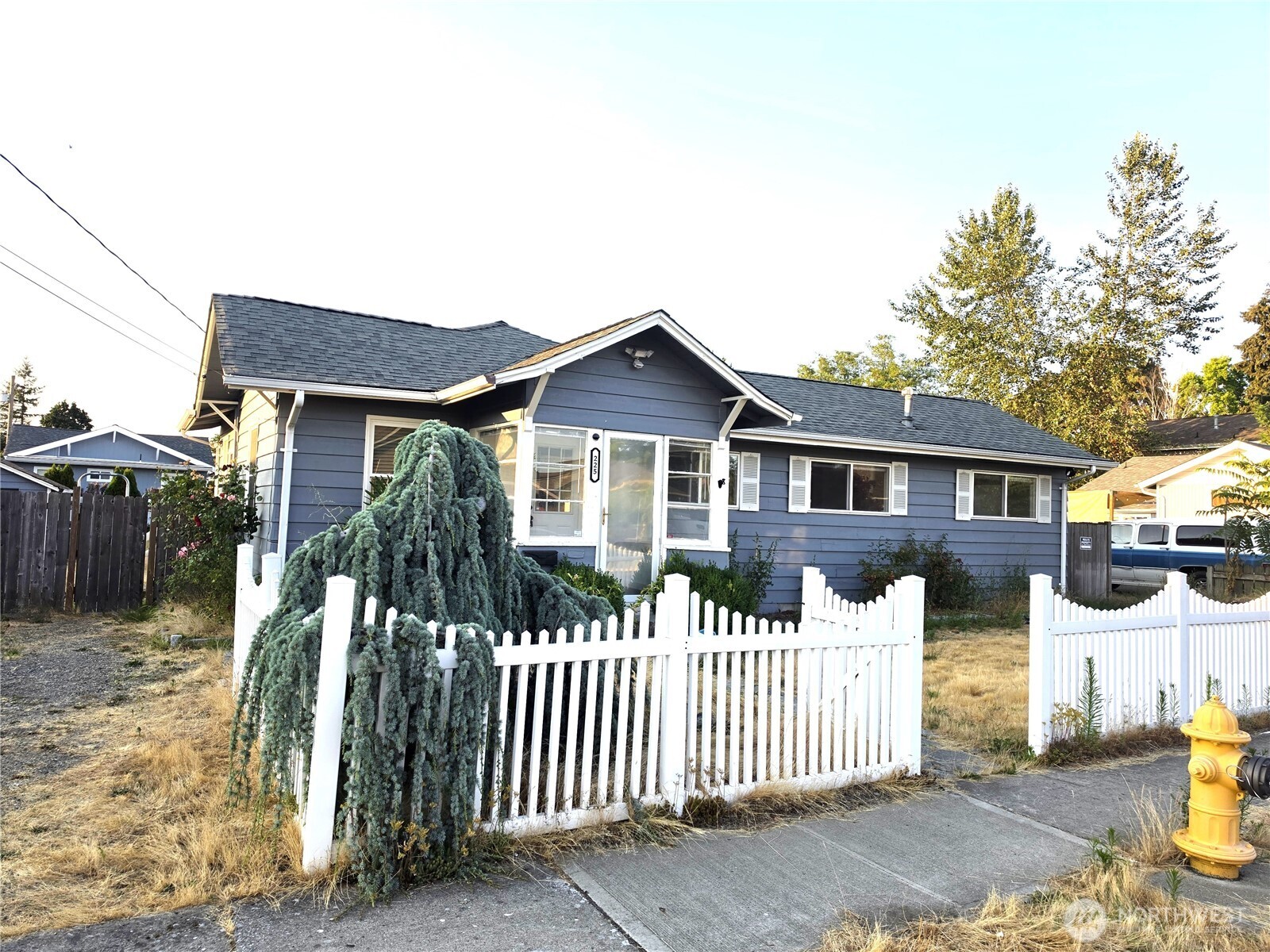 225 14th Street SE