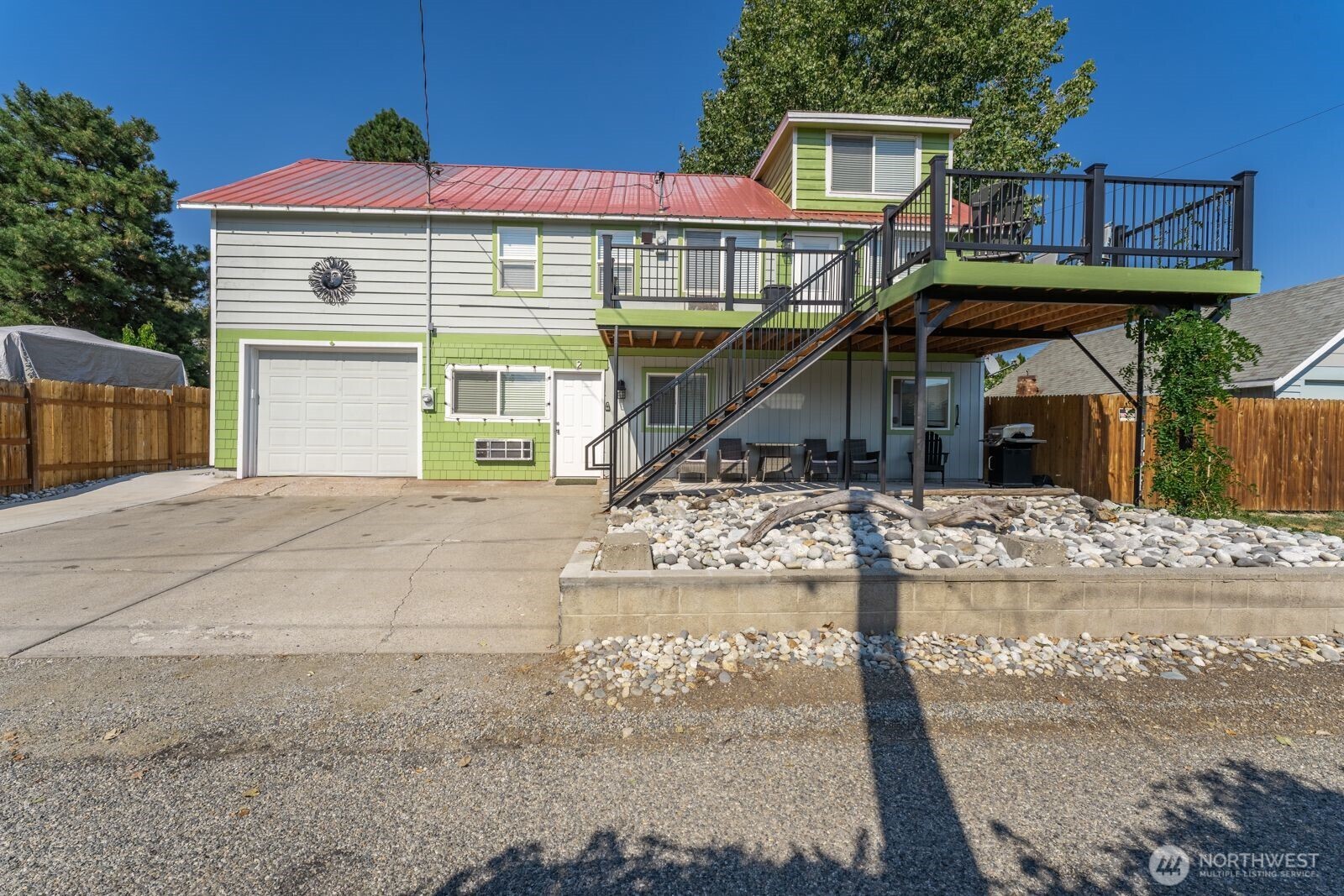 703 Boetzkes Avenue