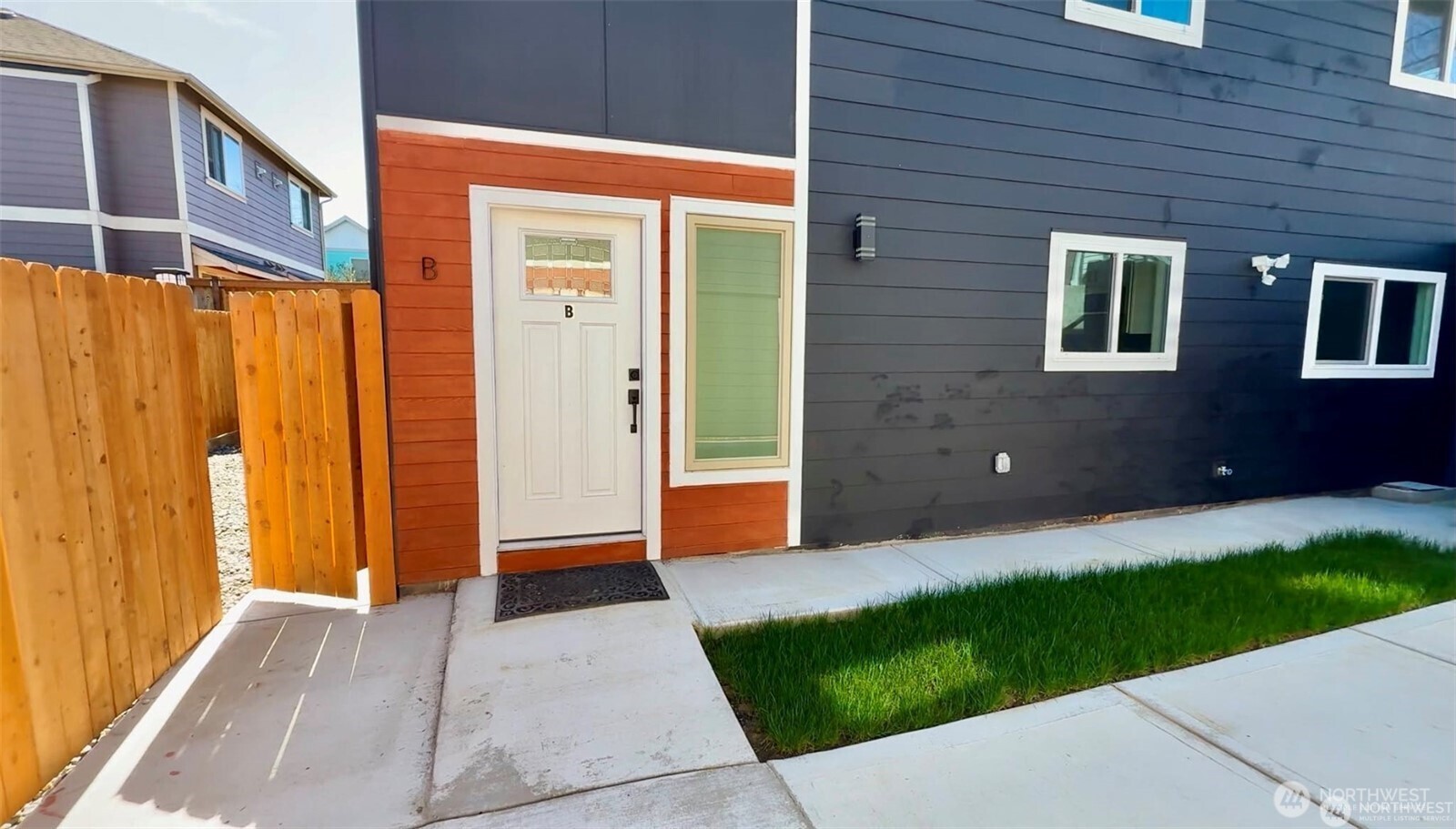 9040 17th Avenue SW