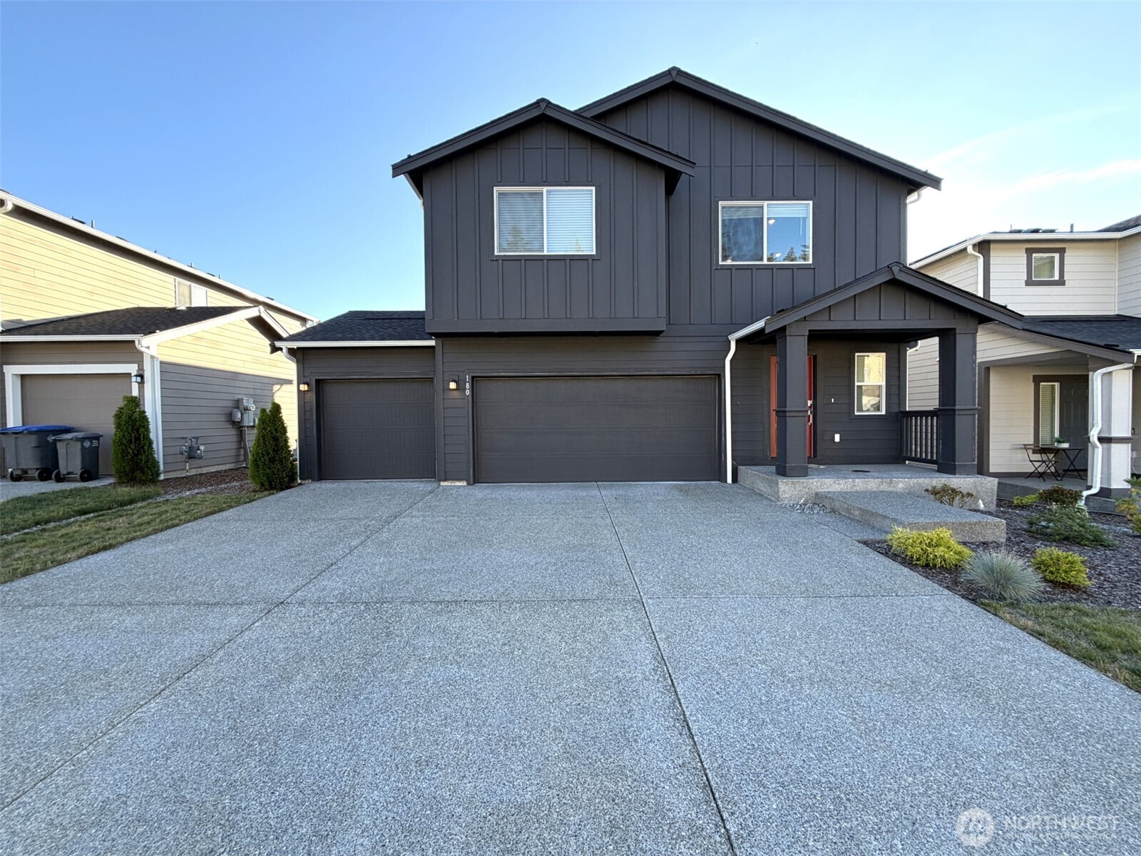 180 NE Olympic Ridge