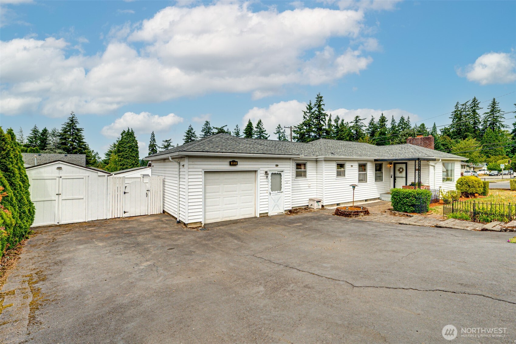 813 N 16th Avenue