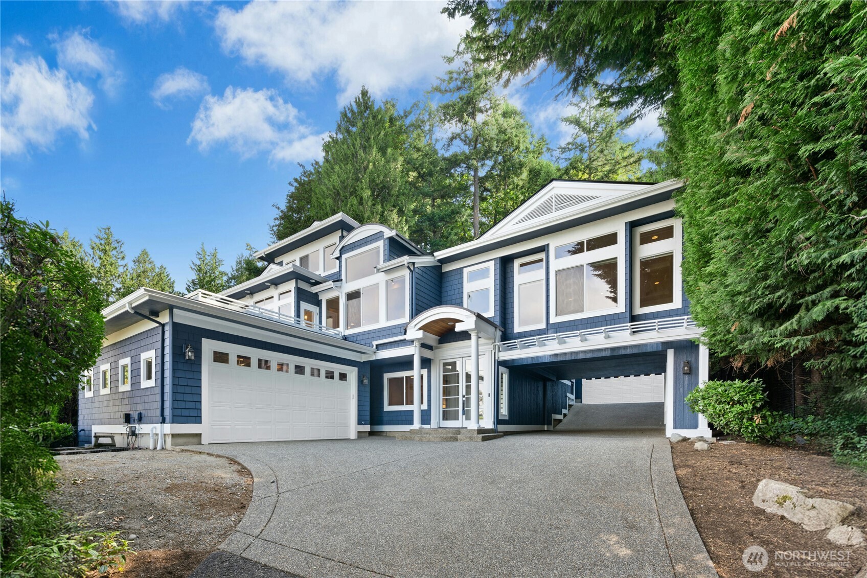 13130 Holmes Point Drive NE