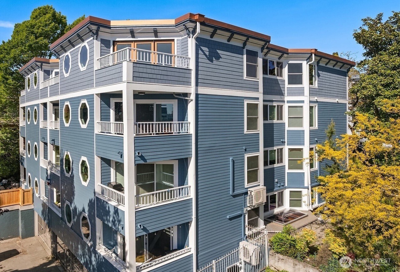 303 13th Avenue E #301