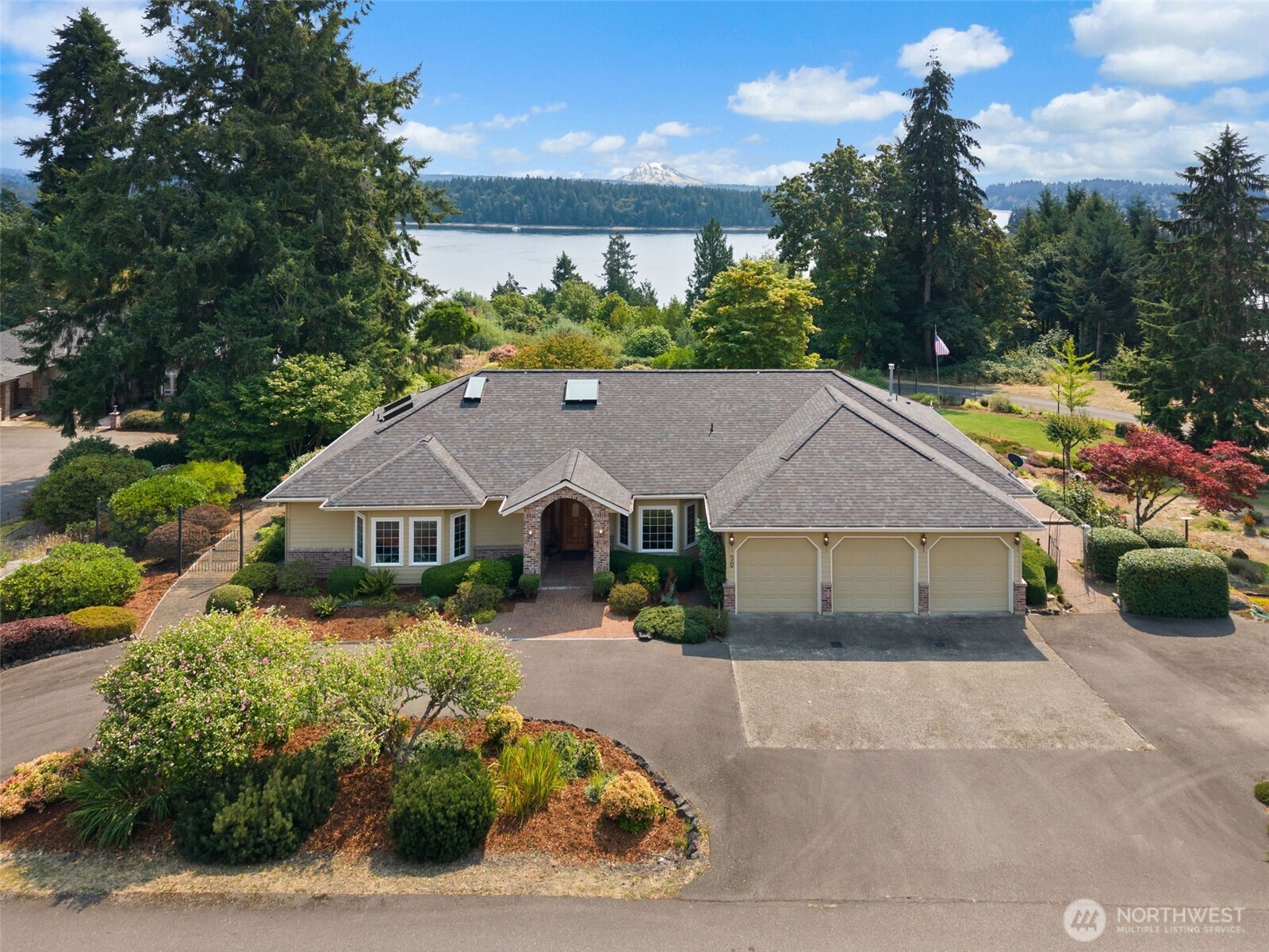 30 SE Dawnview Crest