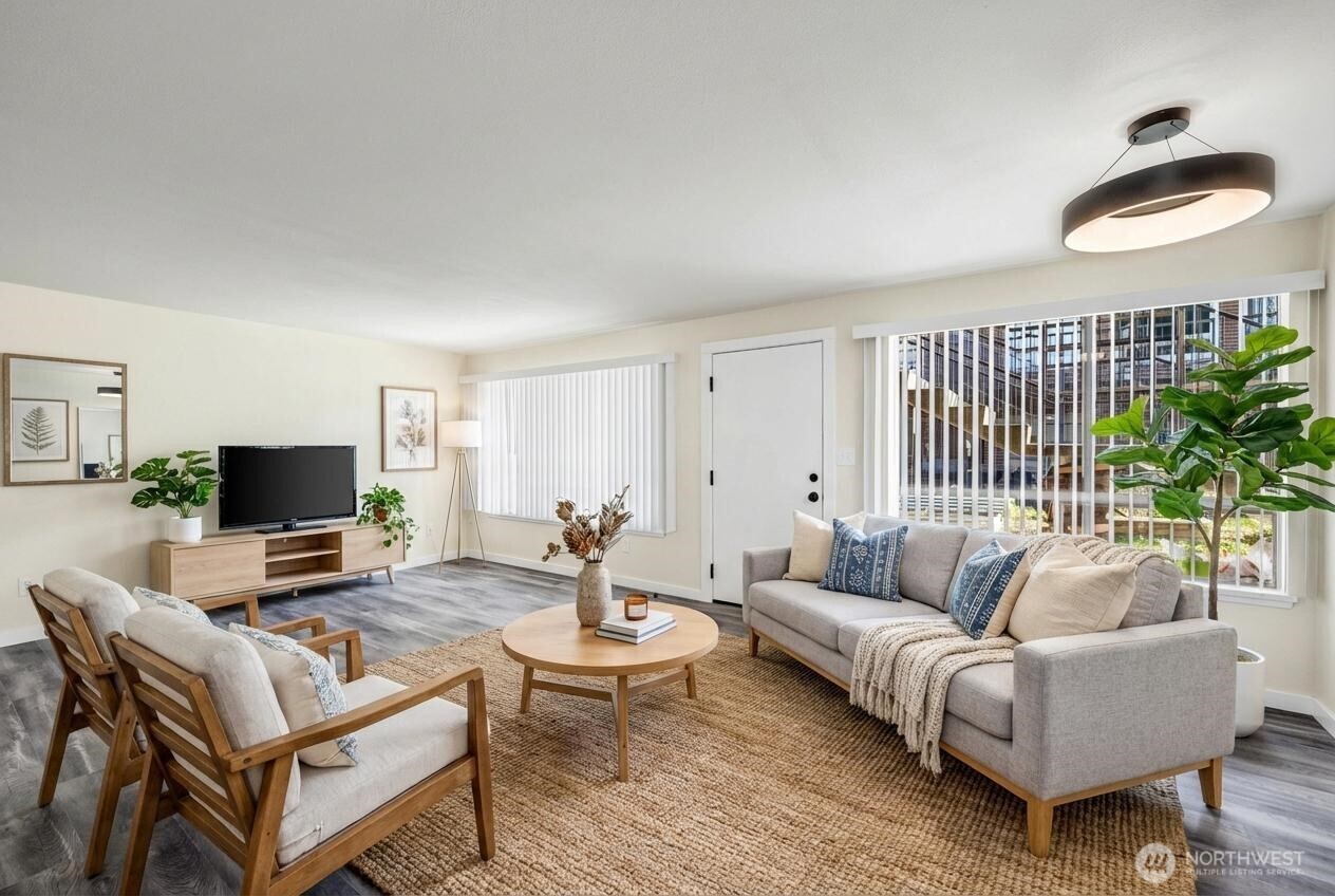 748 S Cloverdale Street #Unit 6