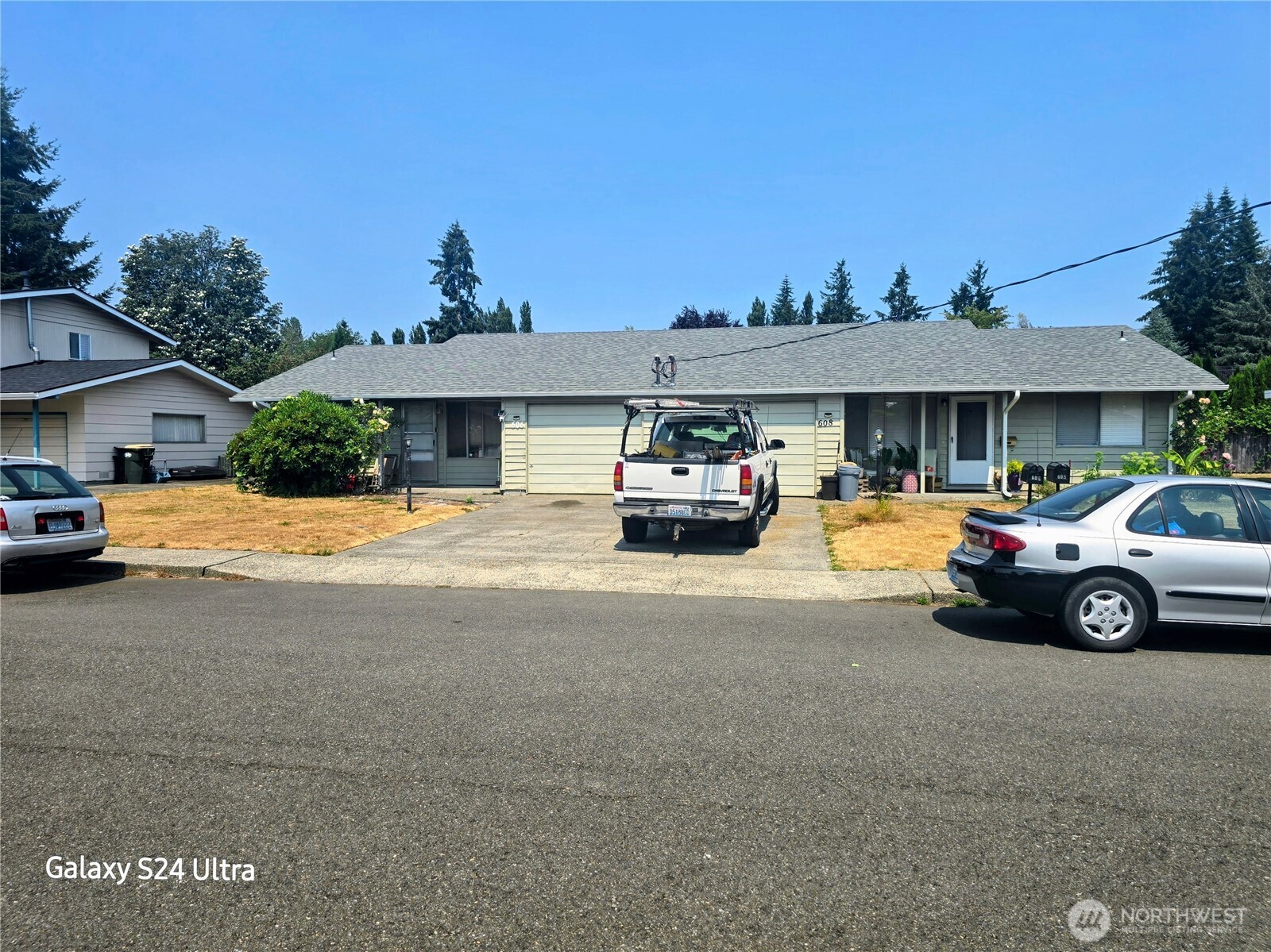 606 & 608 Primrose Lane SE