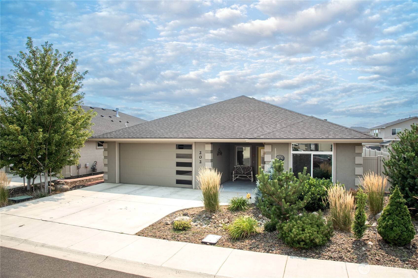 202 E Stanford Avenue