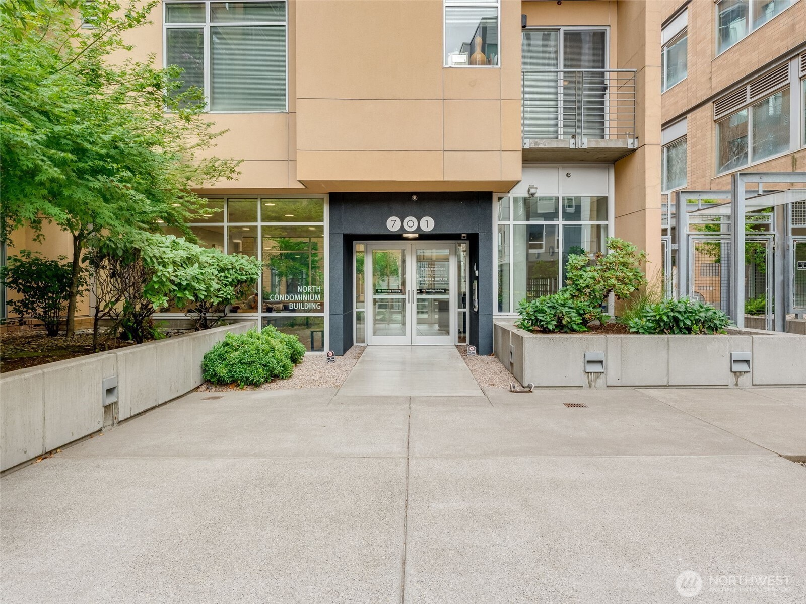 701 Columbia Street #414
