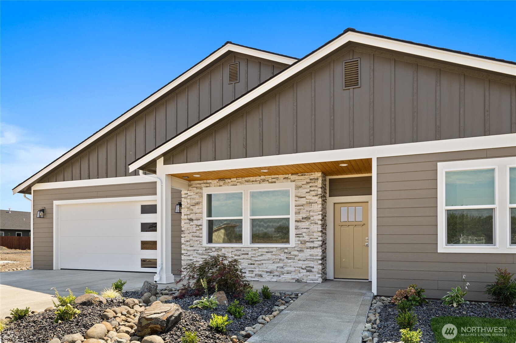 500 E Heatherstone Court