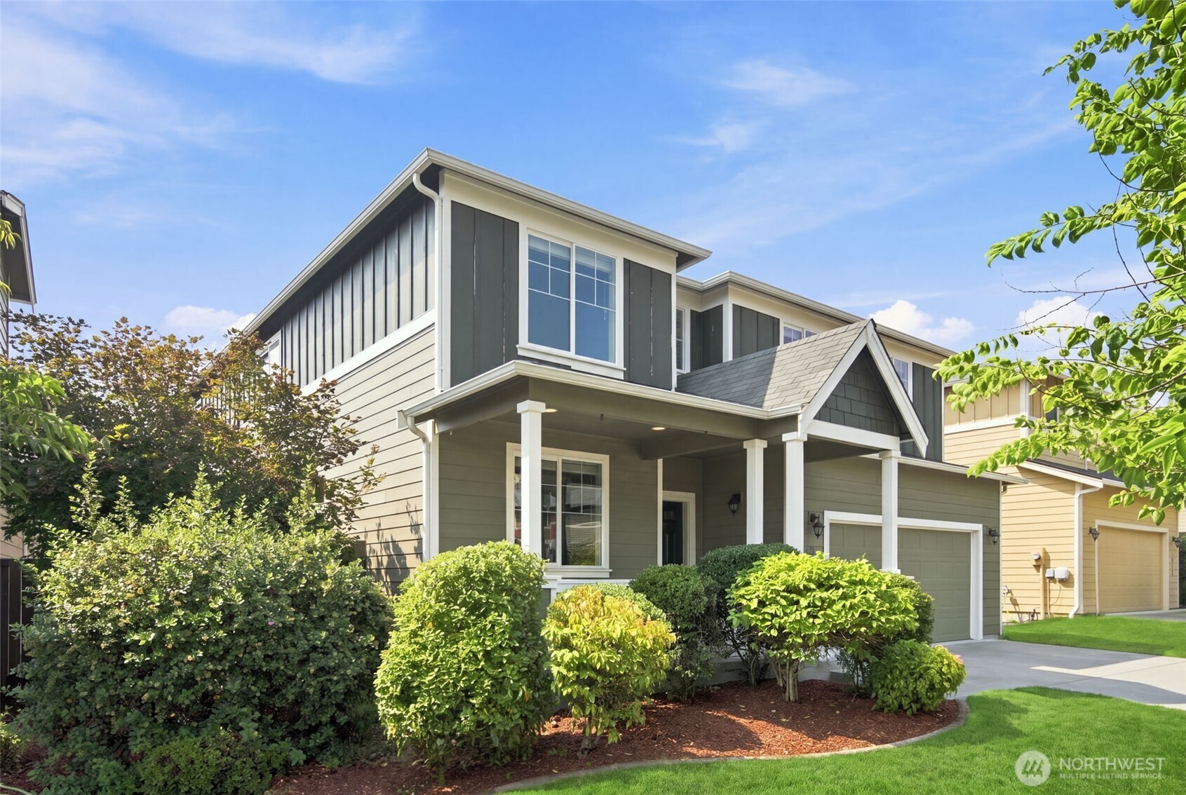 1415 Farina Loop SE