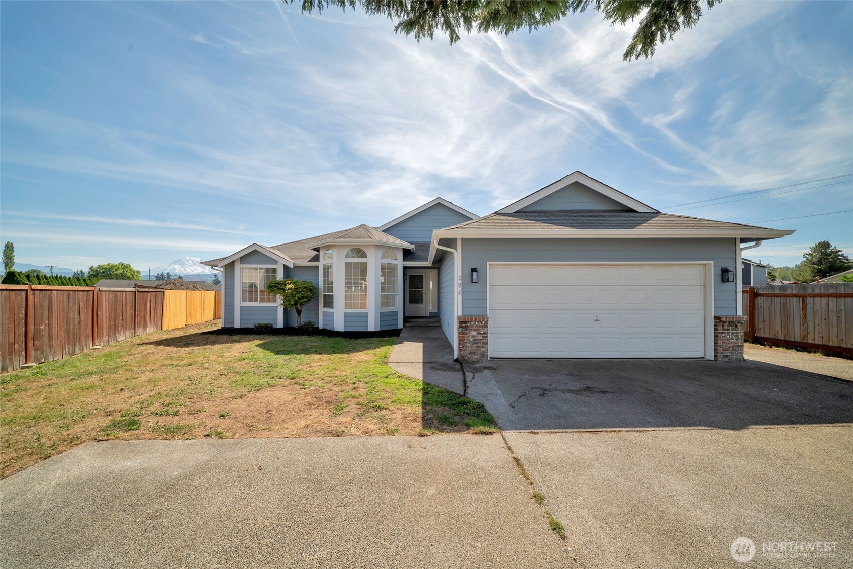 304 Eldredge Court NW