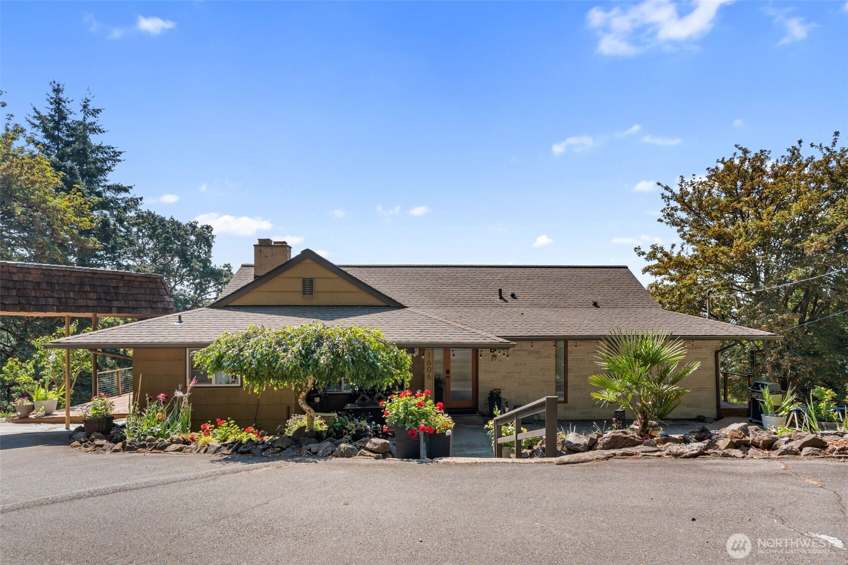 1606 SE Aust Manor Drive