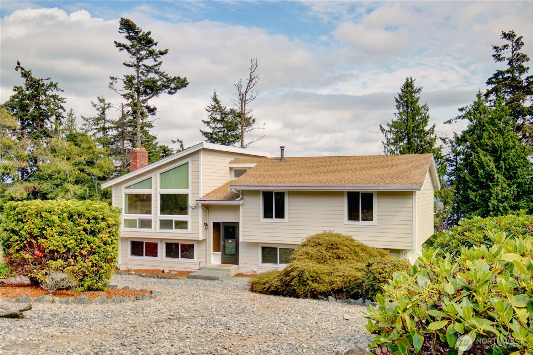 7565 Crescent Lane