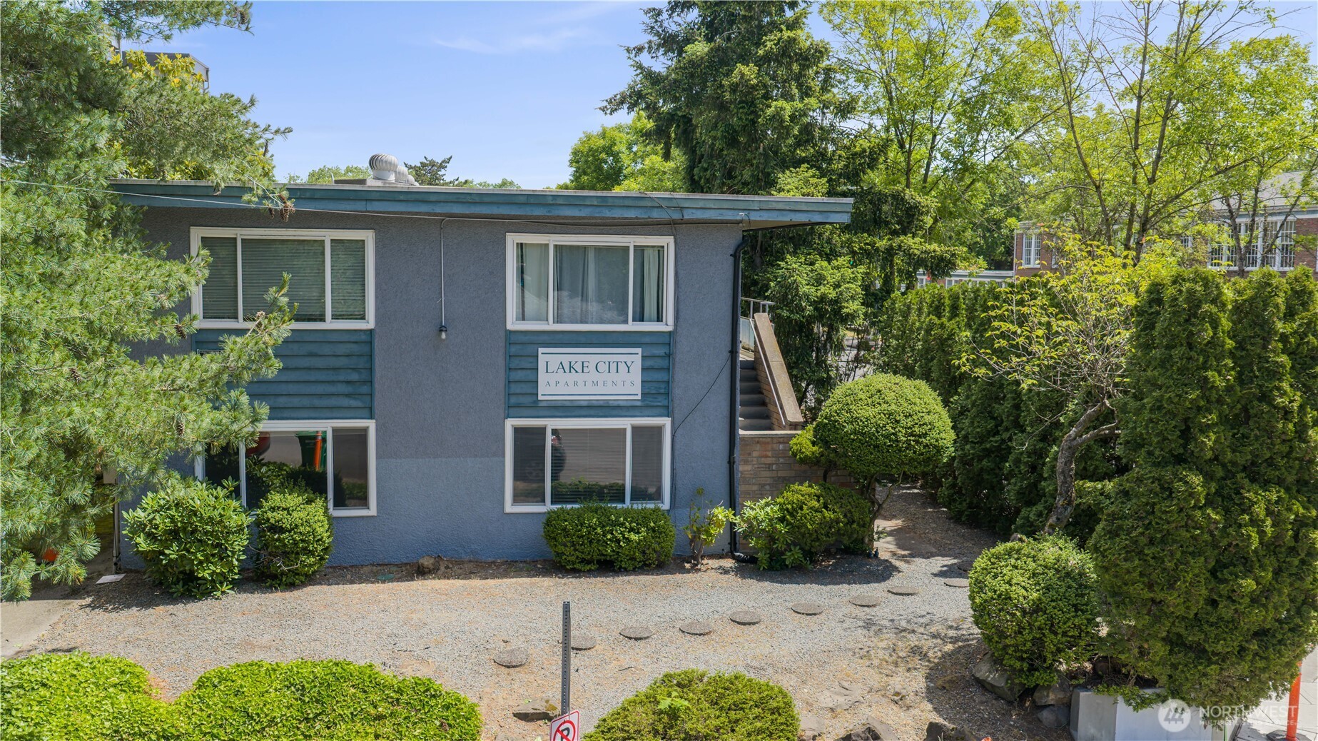 2600 NE 125th Street