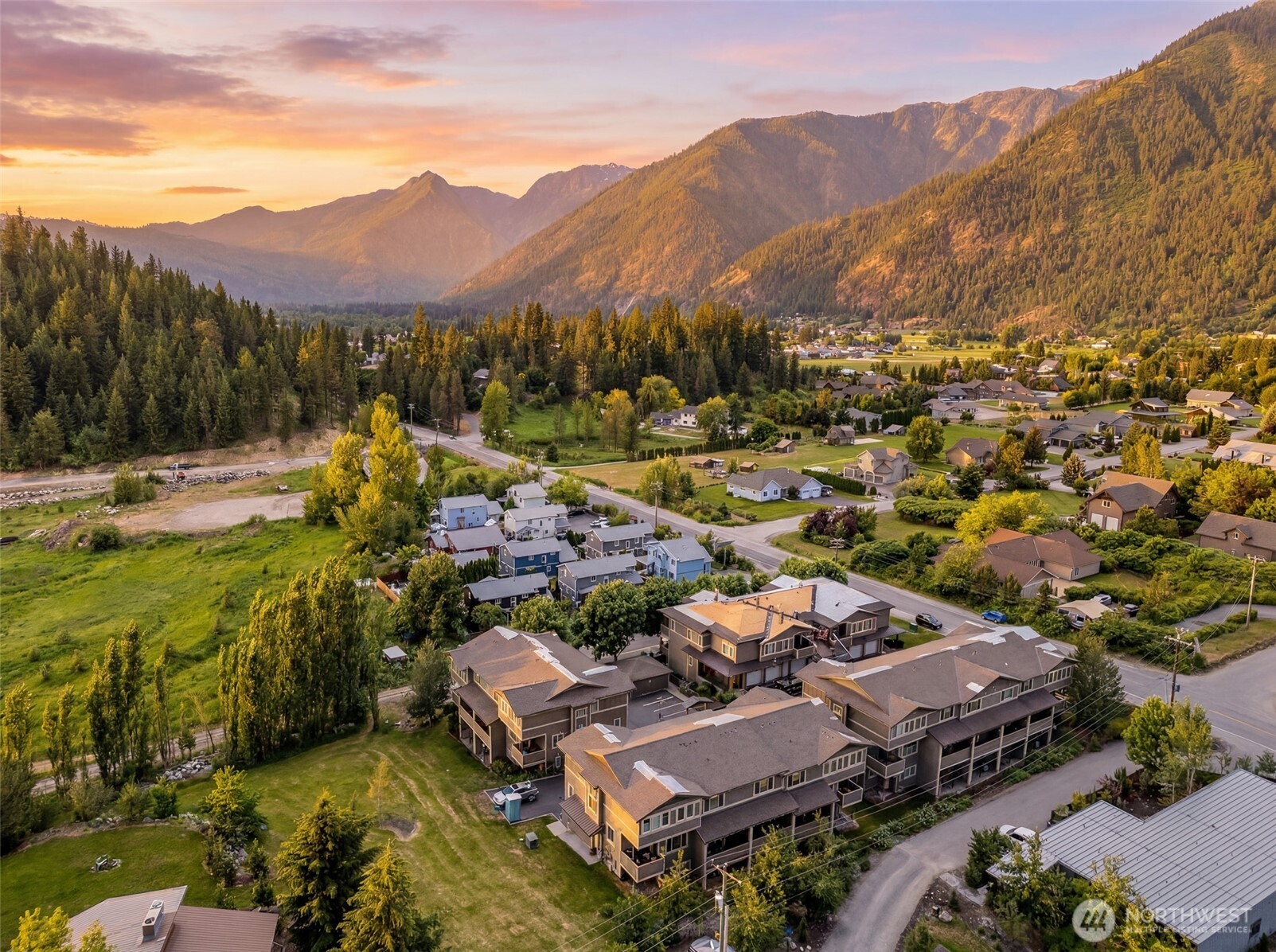 100 Ski Blick Strasse #A103