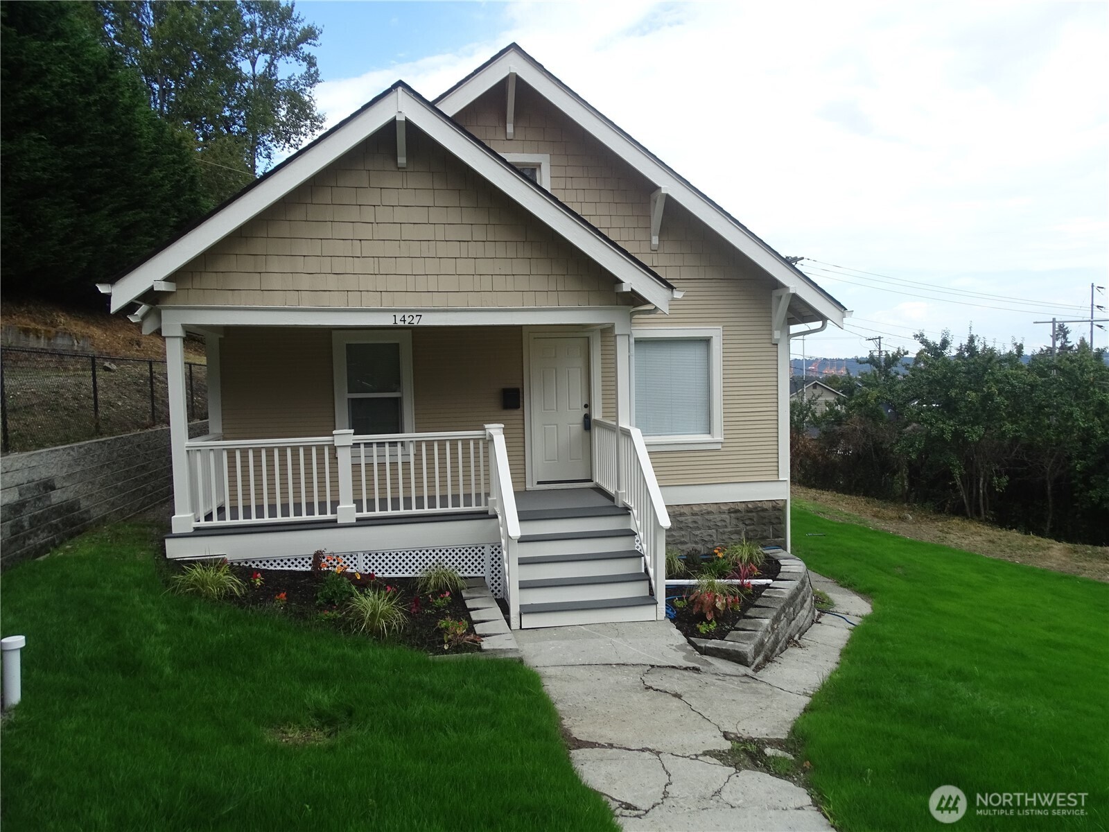 1427 E Fairbanks Street
