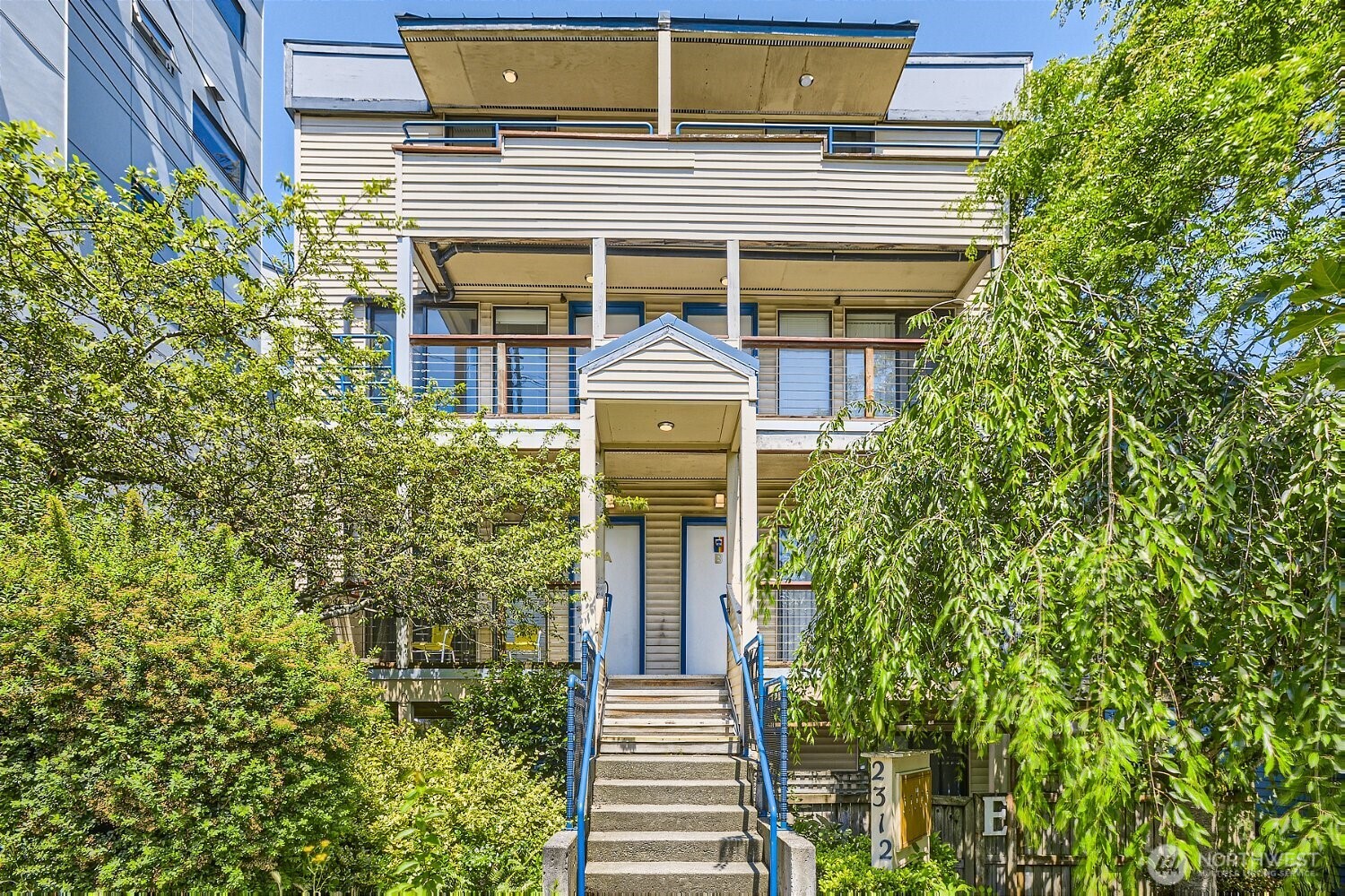 2312 E Denny Way